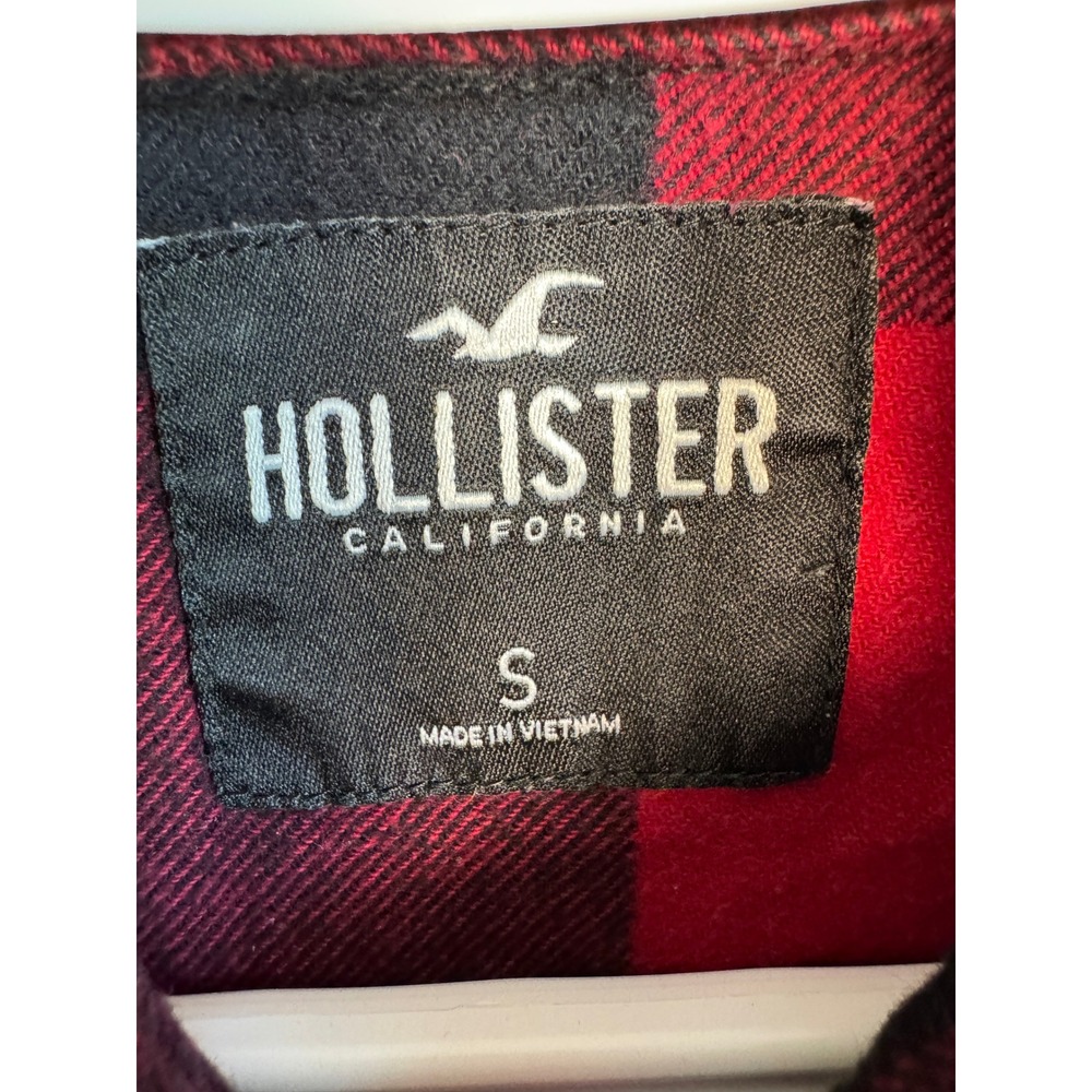 Hollister Mens Red Black Buffalo Plaid Flannel Shirt Small Lumberjack Cabin Cozy - Picture 2 of 11